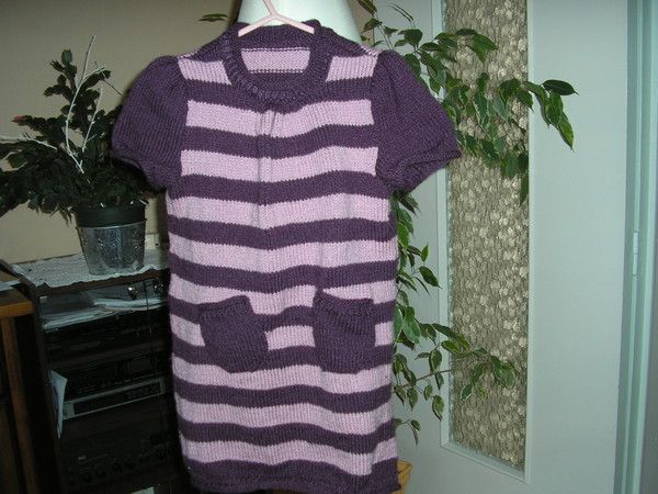 Robe à rayures noires et blanches